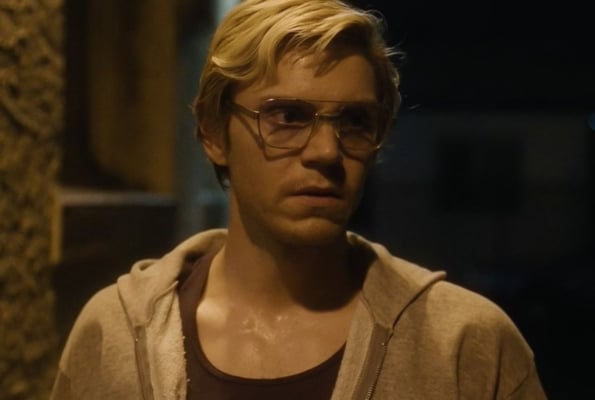 Evan Peters Wore Jeffrey Dahmer's Clothes To Prepare For His Role