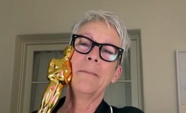 Jamie Lee Curtis Gives Her Oscar Theythem Pronouns To Honor Trans Daughter